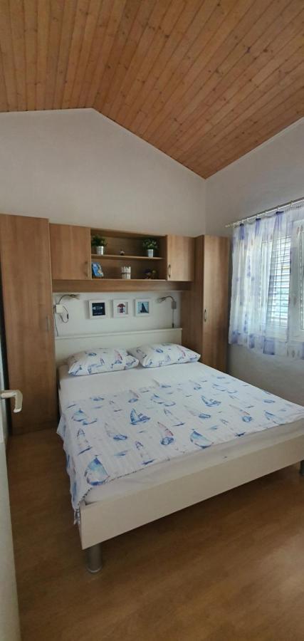 Apartments Anka Vinisce ภายนอก รูปภาพ