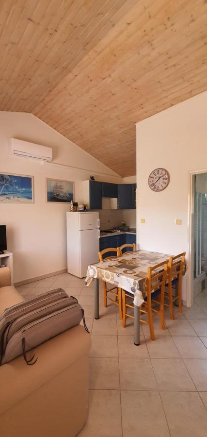 Apartments Anka Vinisce ภายนอก รูปภาพ